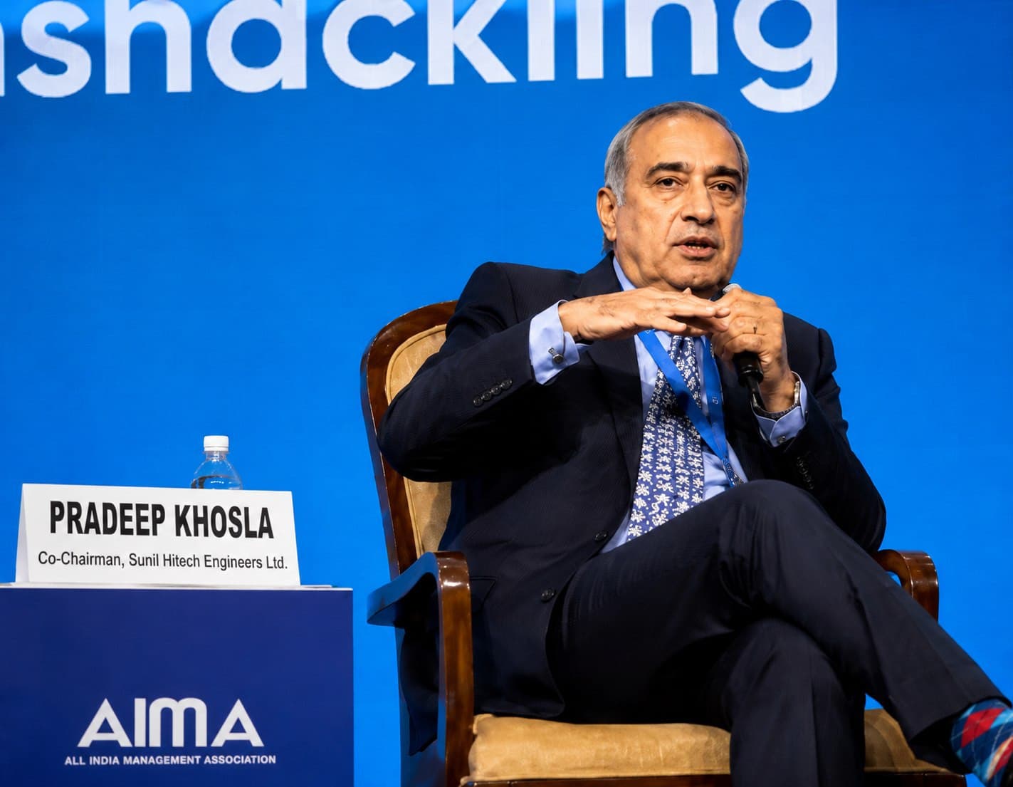 Unshackling Leadership in the Age of AI